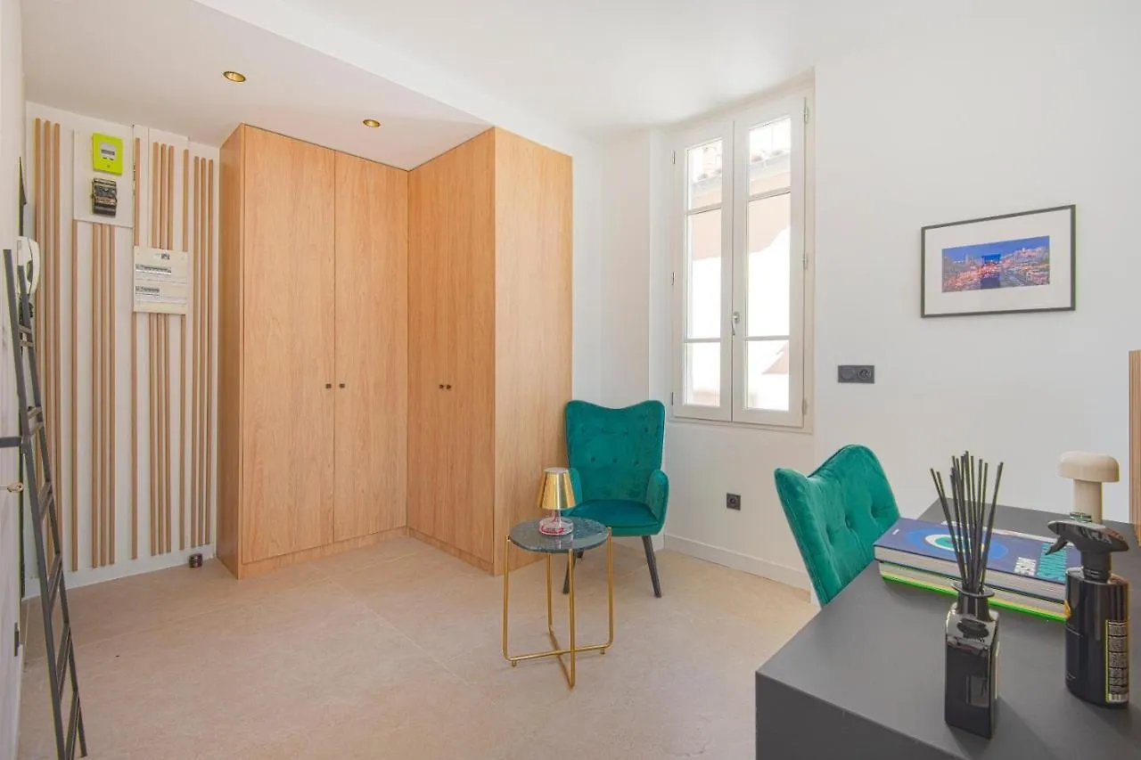 Apartment La Suite, Luxe, Place De Lenche, Vieux Port Marseille