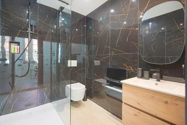 La Suite, Luxe, Place De Lenche, Vieux Port Marseilles Apartment