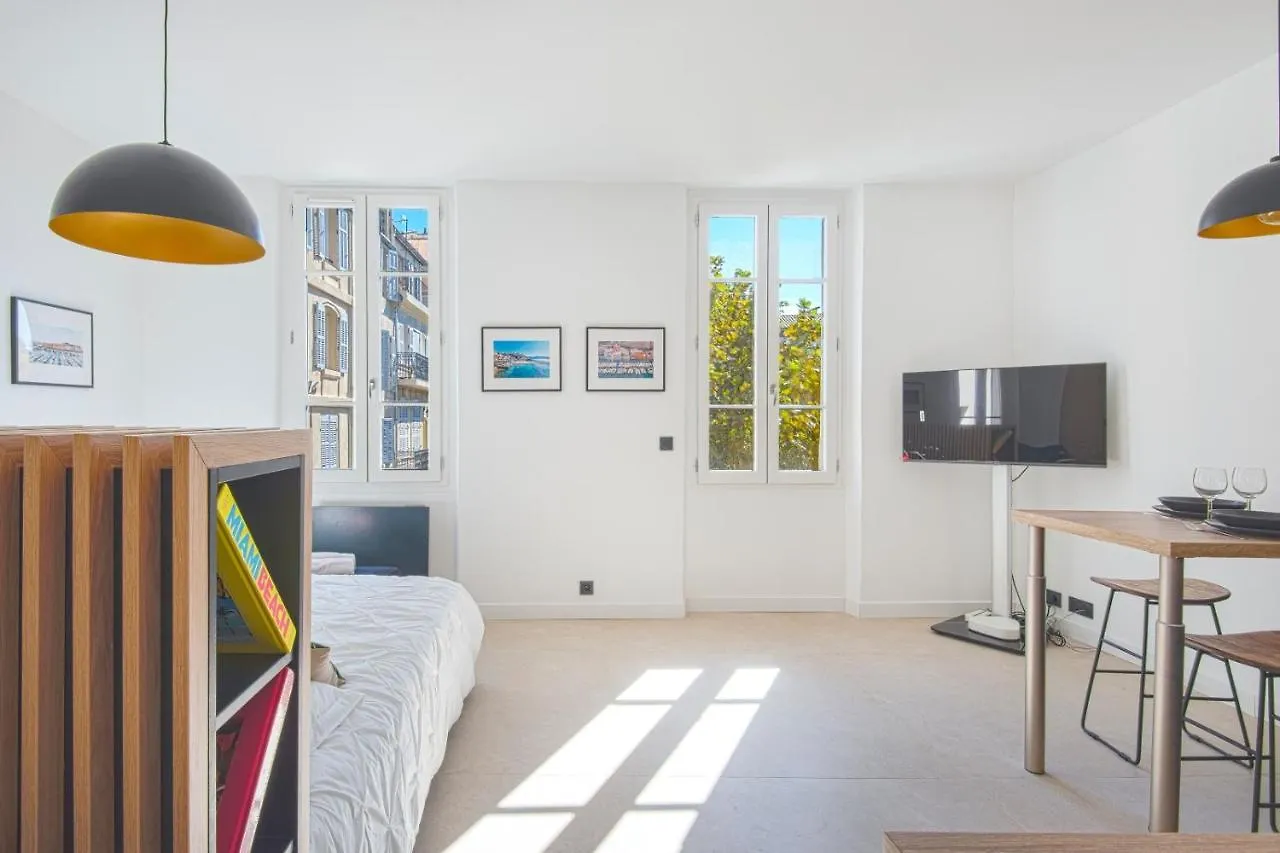 La Suite, Luxe, Place De Lenche, Vieux Port Marseilles 0*,  Frankreich